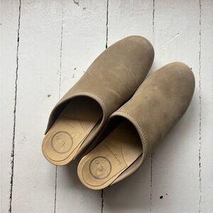 No. 6 Clogs low base